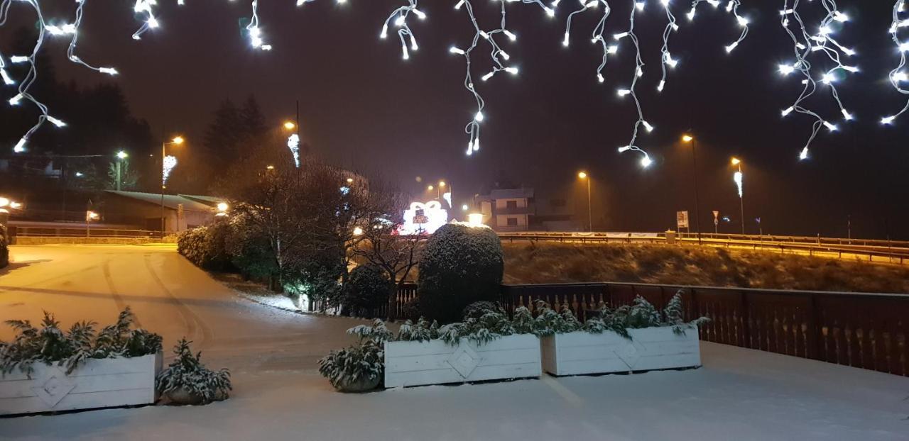 Hotel Veduta Dell'Adamello Temù Zewnętrze zdjęcie